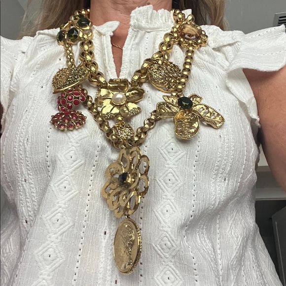 Vintage Oscar de La Renta Gold and Red Charm Necklace - Picture 7 of 7